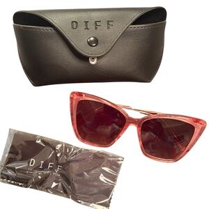 NWOT DIFF Pink frame Willa Sunglasses
